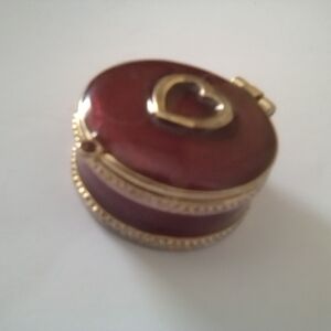 Elegant SmallGold and Red Heart Trinket Pill Jewelry Box